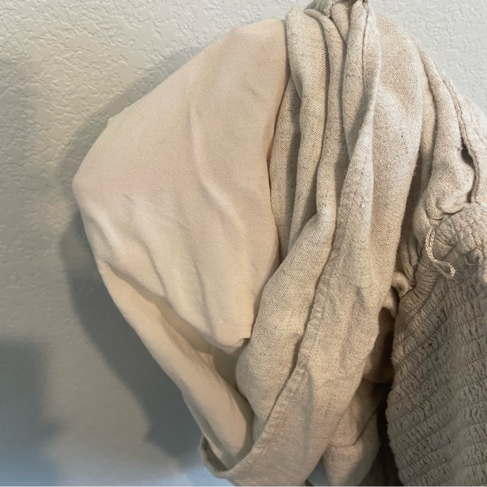 Abercrombie & Fitch Smocked Linen Blend Romper Tan Size M - Picture 12 of 12